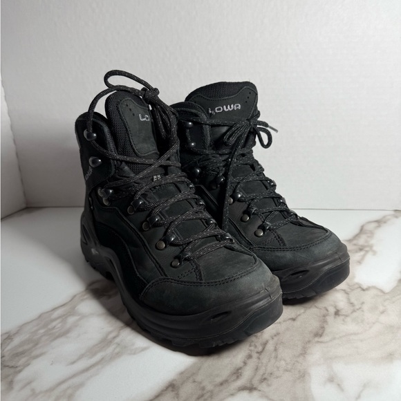 Lowa Black Outdoor Waterproof Hiking Boots Vibram - Picture 1 of 7